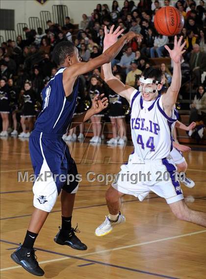 Thumbnail 2 in Huntington @ Islip photogallery.