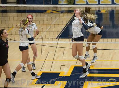 Thumbnail 2 in Harvard-Westlake @ Notre Dame (CIF SS D1A Semifinals) photogallery.