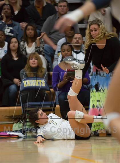 Thumbnail 3 in Harvard-Westlake @ Notre Dame (CIF SS D1A Semifinals) photogallery.