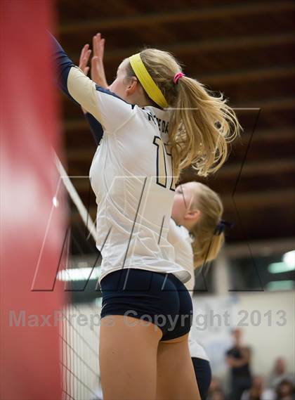 Thumbnail 3 in Harvard-Westlake @ Notre Dame (CIF SS D1A Semifinals) photogallery.
