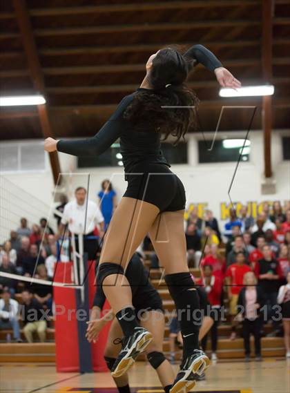 Thumbnail 3 in Harvard-Westlake @ Notre Dame (CIF SS D1A Semifinals) photogallery.