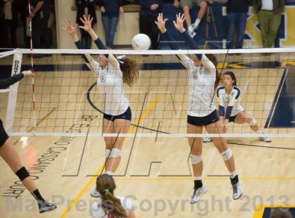 Thumbnail 2 in Harvard-Westlake @ Notre Dame (CIF SS D1A Semifinals) photogallery.