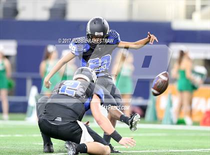 Thumbnail 1 in Lake Dallas vs. North Forney (UIL 5A Division 2 Region 2 Area) photogallery.