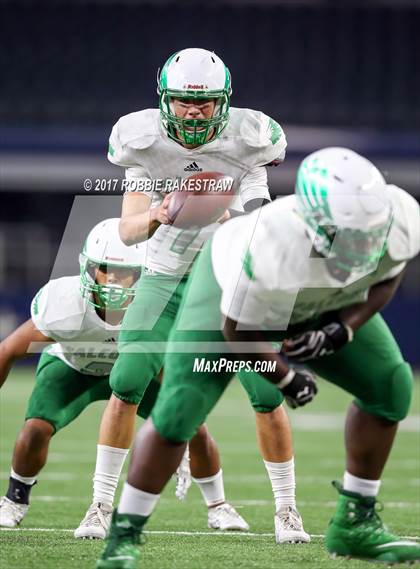 Thumbnail 1 in Lake Dallas vs. North Forney (UIL 5A Division 2 Region 2 Area) photogallery.