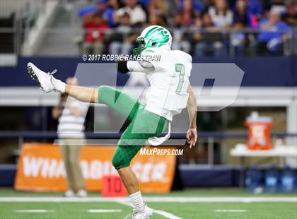 Thumbnail 1 in Lake Dallas vs. North Forney (UIL 5A Division 2 Region 2 Area) photogallery.