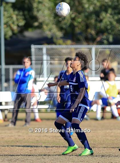 Thumbnail 2 in John Ehret @ Metairie Park Country Day photogallery.