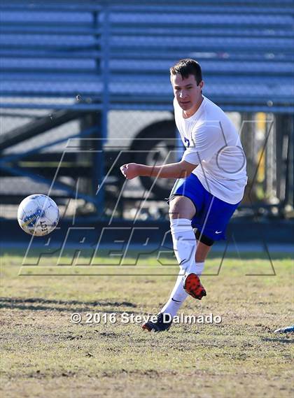 Thumbnail 2 in John Ehret @ Metairie Park Country Day photogallery.