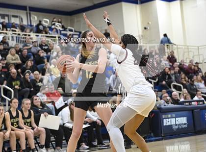 Thumbnail 1 in Mt. Vernon @ Lawrence Central (IHSAA 4A Decatur Central Regional Final) photogallery.