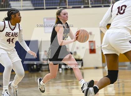 Thumbnail 2 in Mt. Vernon @ Lawrence Central (IHSAA 4A Decatur Central Regional Final) photogallery.