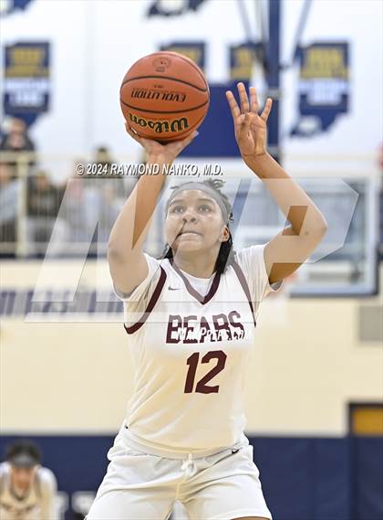 Thumbnail 1 in Mt. Vernon @ Lawrence Central (IHSAA 4A Decatur Central Regional Final) photogallery.