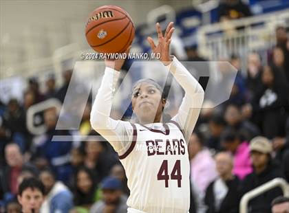 Thumbnail 1 in Mt. Vernon @ Lawrence Central (IHSAA 4A Decatur Central Regional Final) photogallery.