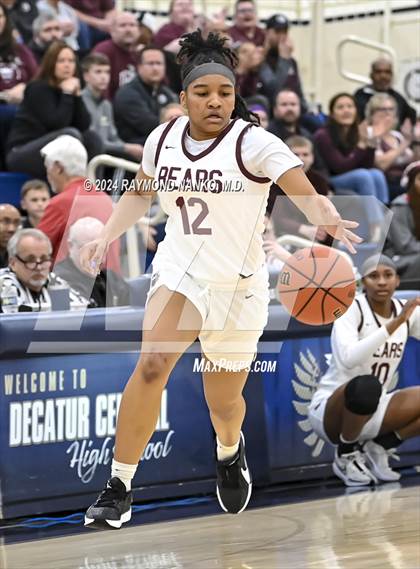 Thumbnail 2 in Mt. Vernon @ Lawrence Central (IHSAA 4A Decatur Central Regional Final) photogallery.