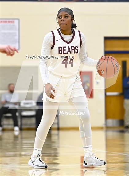 Thumbnail 1 in Mt. Vernon @ Lawrence Central (IHSAA 4A Decatur Central Regional Final) photogallery.