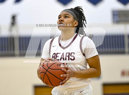 Thumbnail 2 in Mt. Vernon @ Lawrence Central (IHSAA 4A Decatur Central Regional Final) photogallery.
