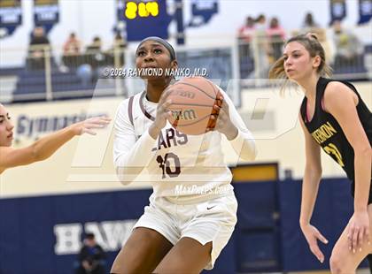 Thumbnail 1 in Mt. Vernon @ Lawrence Central (IHSAA 4A Decatur Central Regional Final) photogallery.
