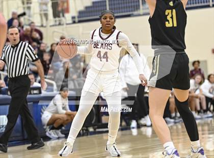 Thumbnail 1 in Mt. Vernon @ Lawrence Central (IHSAA 4A Decatur Central Regional Final) photogallery.
