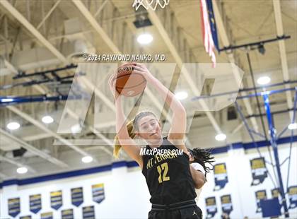 Thumbnail 3 in Mt. Vernon @ Lawrence Central (IHSAA 4A Decatur Central Regional Final) photogallery.