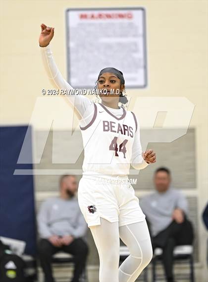 Thumbnail 2 in Mt. Vernon @ Lawrence Central (IHSAA 4A Decatur Central Regional Final) photogallery.