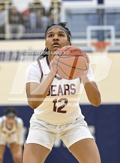 Thumbnail 2 in Mt. Vernon @ Lawrence Central (IHSAA 4A Decatur Central Regional Final) photogallery.
