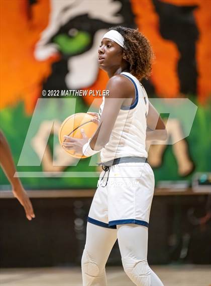 Thumbnail 3 in Richmond vs Cape Fear (Cumberland County Holiday Classic) photogallery.