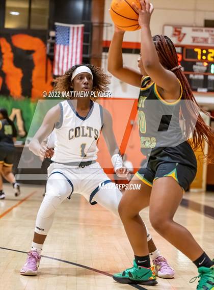 Thumbnail 2 in Richmond vs Cape Fear (Cumberland County Holiday Classic) photogallery.