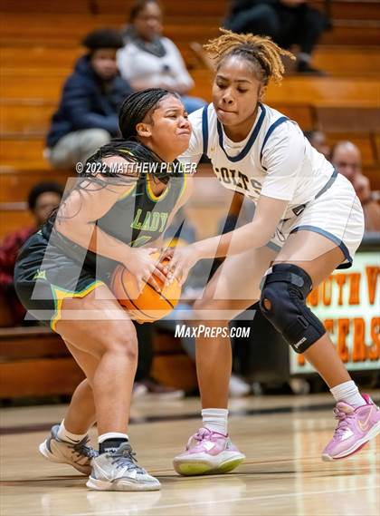 Thumbnail 2 in Richmond vs Cape Fear (Cumberland County Holiday Classic) photogallery.
