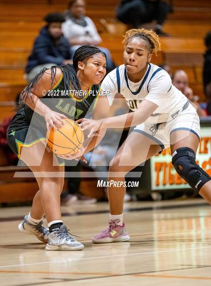 Thumbnail 3 in Richmond vs Cape Fear (Cumberland County Holiday Classic) photogallery.