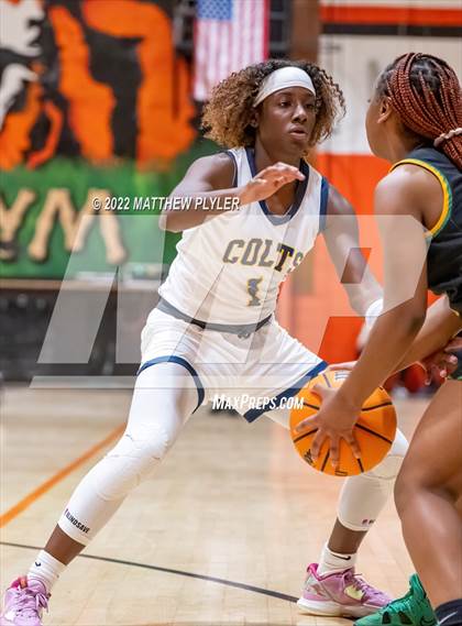 Thumbnail 1 in Richmond vs Cape Fear (Cumberland County Holiday Classic) photogallery.