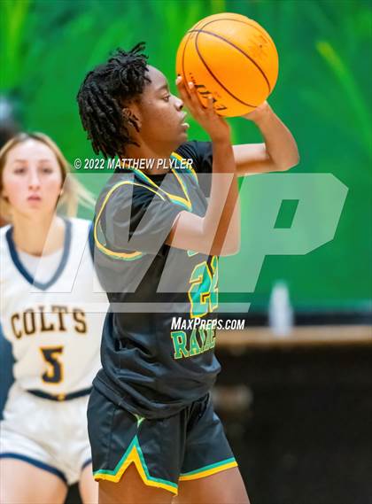Thumbnail 3 in Richmond vs Cape Fear (Cumberland County Holiday Classic) photogallery.