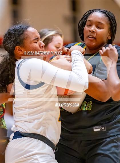 Thumbnail 1 in Richmond vs Cape Fear (Cumberland County Holiday Classic) photogallery.