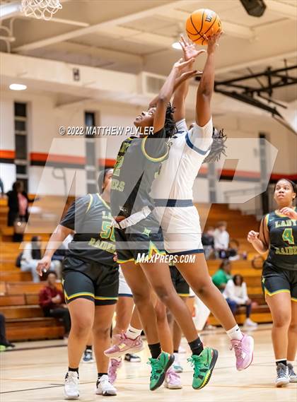 Thumbnail 2 in Richmond vs Cape Fear (Cumberland County Holiday Classic) photogallery.