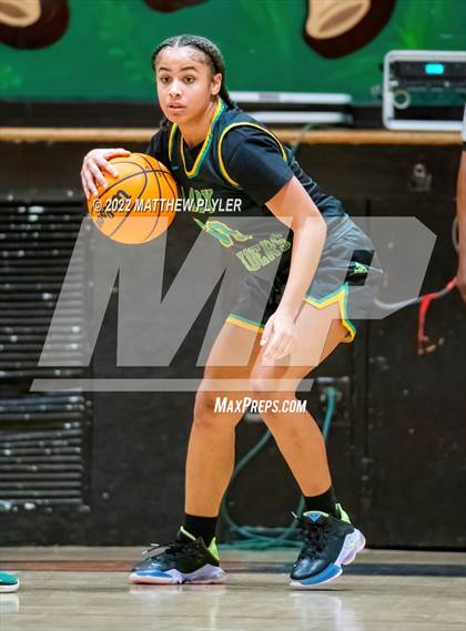 Thumbnail 1 in Richmond vs Cape Fear (Cumberland County Holiday Classic) photogallery.