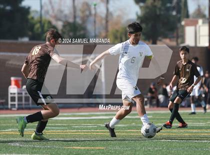 Thumbnail 1 in Crespi vs Ventura photogallery.