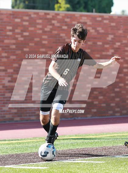 Thumbnail 1 in Crespi vs Ventura photogallery.