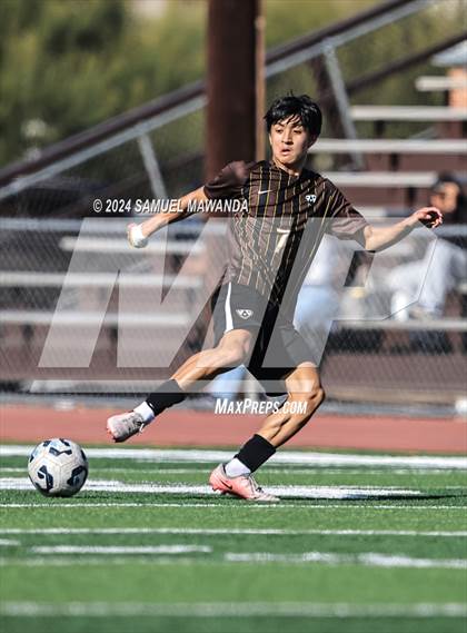 Thumbnail 3 in Crespi vs Ventura photogallery.