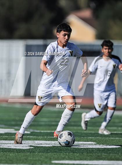 Thumbnail 3 in Crespi vs Ventura photogallery.