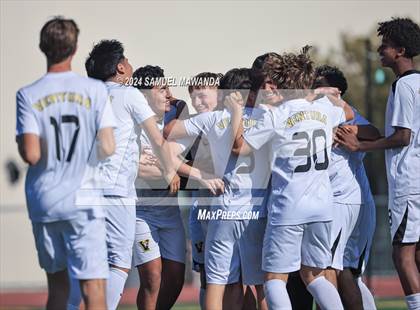Thumbnail 1 in Crespi vs Ventura photogallery.
