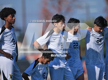 Thumbnail 1 in Crespi vs Ventura photogallery.