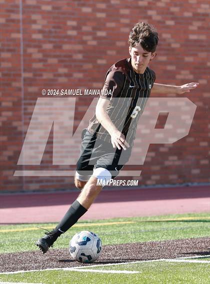 Thumbnail 2 in Crespi vs Ventura photogallery.