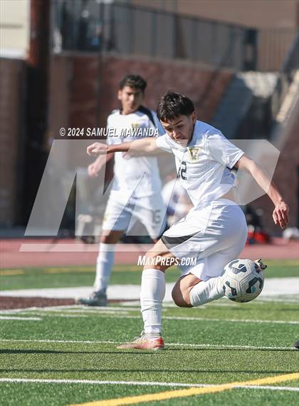 Thumbnail 3 in Crespi vs Ventura photogallery.