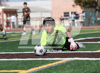 Thumbnail 2 in Crespi vs Ventura photogallery.