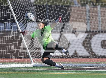 Thumbnail 2 in Crespi vs Ventura photogallery.