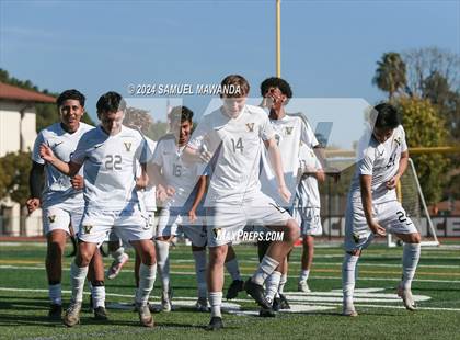 Thumbnail 2 in Crespi vs Ventura photogallery.