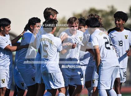 Thumbnail 2 in Crespi vs Ventura photogallery.