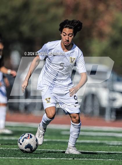 Thumbnail 3 in Crespi vs Ventura photogallery.