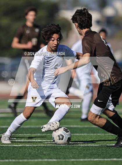 Thumbnail 1 in Crespi vs Ventura photogallery.