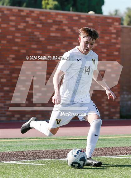 Thumbnail 2 in Crespi vs Ventura photogallery.