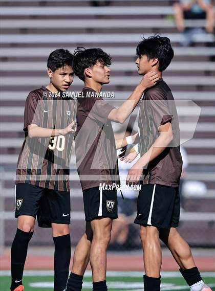 Thumbnail 2 in Crespi vs Ventura photogallery.