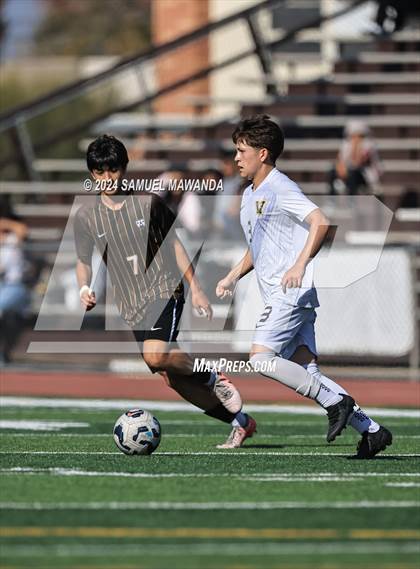 Thumbnail 3 in Crespi vs Ventura photogallery.