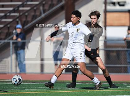 Thumbnail 1 in Crespi vs Ventura photogallery.